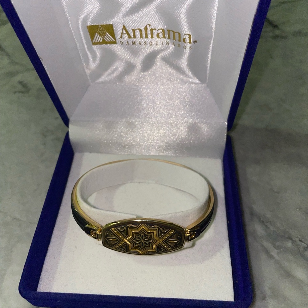 Anframa Black and Gold Spanish Bracelet